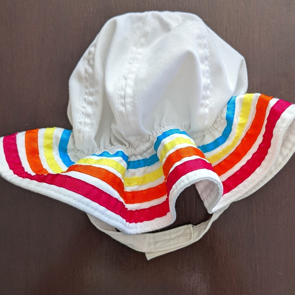 White and rainbow summer hat with tie